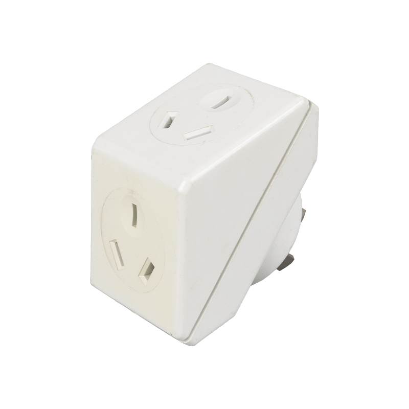 Convertisseur de puissance à prise triangulaire sûr et universel 10A 250V